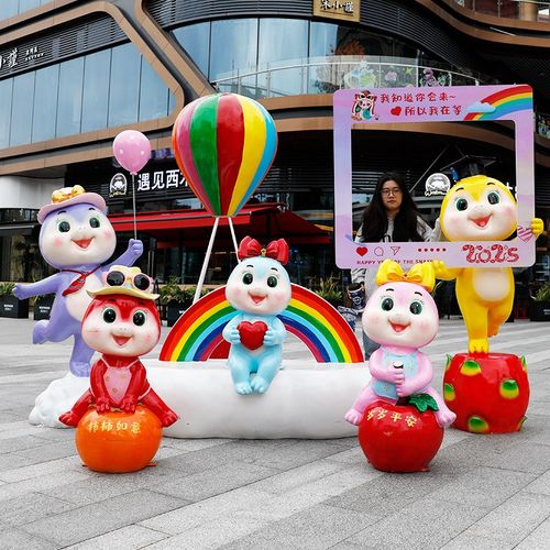大型新年卡通生肖蛇玻璃r钢雕塑模型摆件商场元旦春节装饰品吉祥