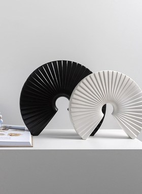 北欧现代简约黑白色扇形摆件新中式陶瓷家居客厅样板房装饰品摆设