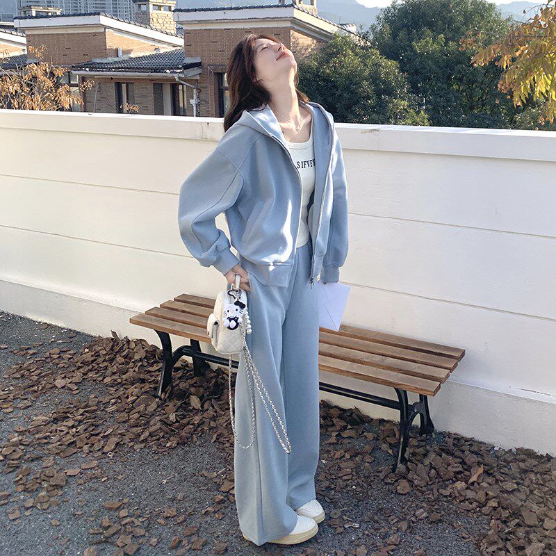 天蓝色休闲运动绝美开春小套装女2025春秋新款微胖遮肉卫衣裤两件