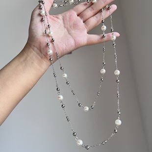 珍珠多层长款项链女款2025新款轻奢高级白色毛衣链配衣服叠戴配饰