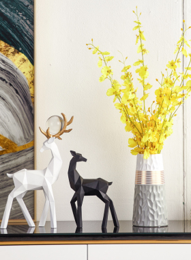 现代简约酒柜装饰品客厅电视柜创意家居摆设轻奢样板房Z玄关鹿摆