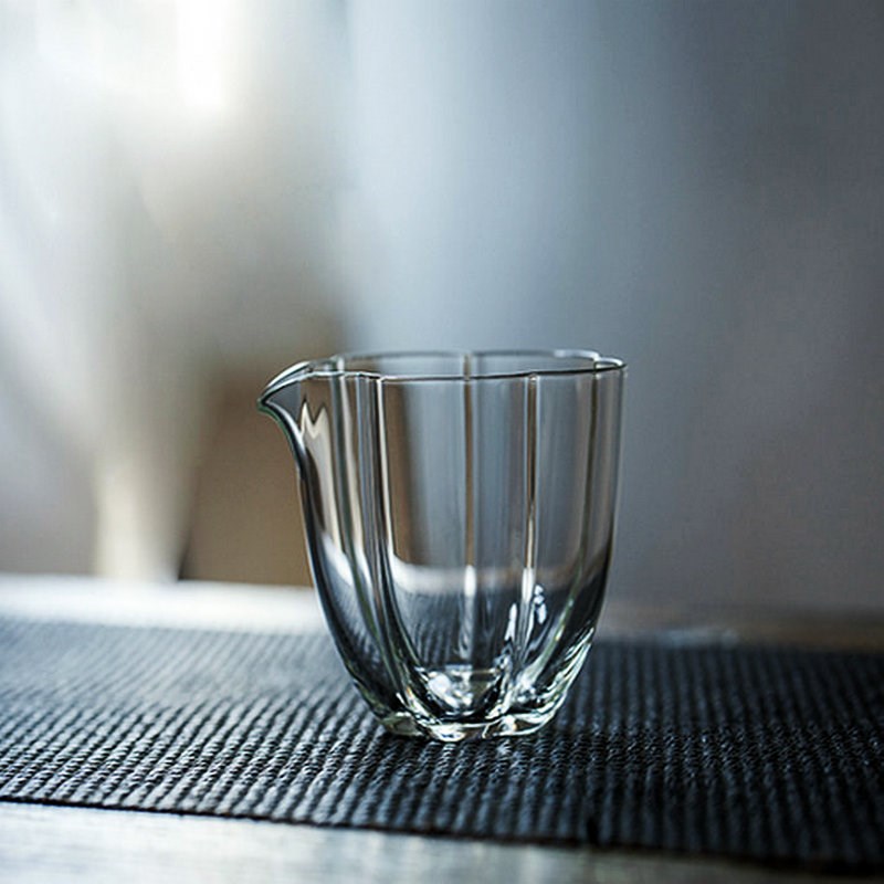 耐高温花口玻璃公杯 断水利落 清莹通透 加厚泡茶器 小清新公道杯