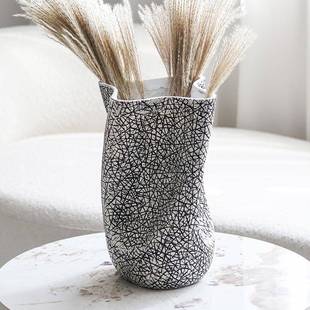 现代创意几何不规则扭曲肌理花瓶花器北欧样板房客厅桌面饰品摆件