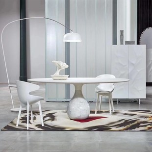 餐桌高级感天然大理石桌家用别墅餐厅罗琦堡轻奢设计师水滴圆餐桌