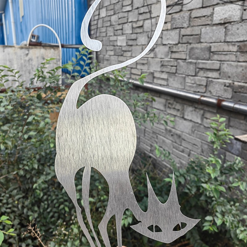 站立小猫户外花园生锈的金属猫咪围栏装饰品摆件金属工艺品