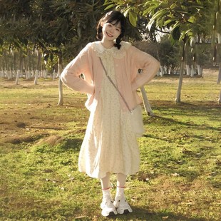 甜美软妹娃娃领中长款碎花连衣裙女学生+粉色麻花毛衣开衫外套