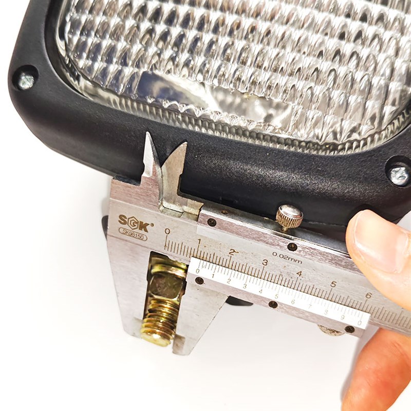 挖掘机卡特工作大灯305.5 306 307 312 320 329 336工具箱大臂灯