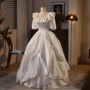 复古缎面婚纱新娘小个子高端法式在逃公主花嫁出门轻婚纱港风礼服