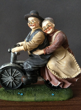 创意老头老太太摆件酒柜客厅家居装饰品卧室摆设结婚纪念生日礼物