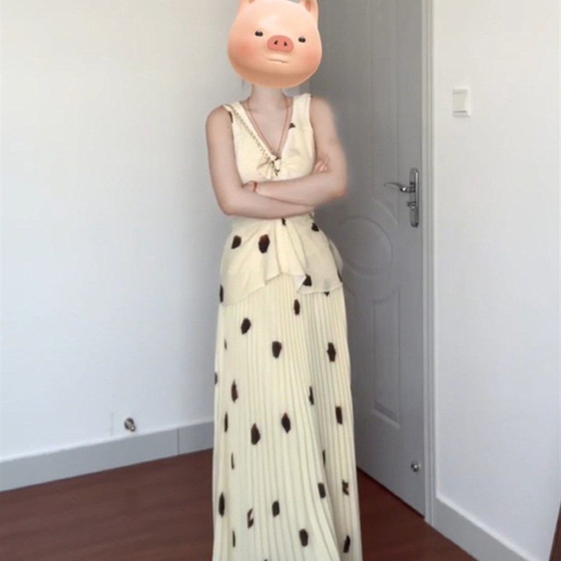 XZY/欣争艳 微胖mm法式复古设计感波点吊带上衣百褶半裙甜美套装,女装/女士精品,大码套装,淘宝优惠券,粉丝福利购,淘宝优惠卷