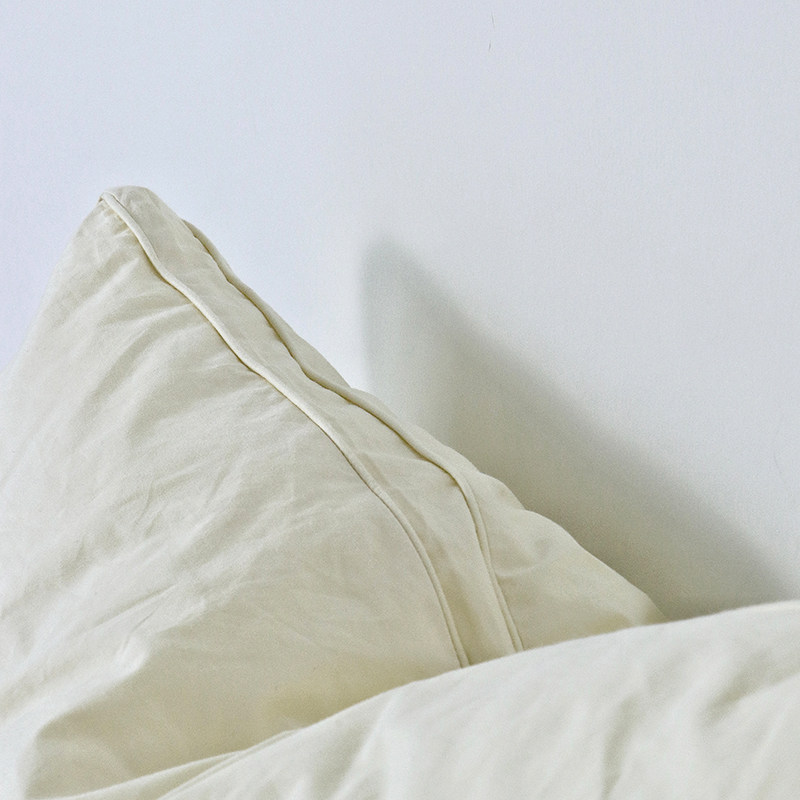 高端超细纤维柔软保健枕芯 蓬松仿羽绒感 立体边设计仿羽绒枕芯