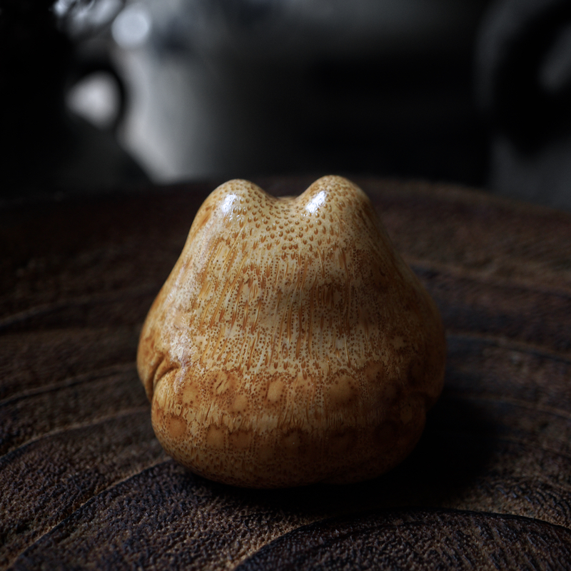 杨森网红裸皮小金蟾丑萌可爱竹根雕刻手把件光皮老料文玩茶宠摆件