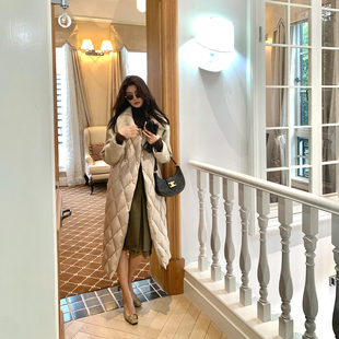 Alone Savor龙喜儿赫本风90白鹅绒菱格羽绒服大翻领收腰外套J864