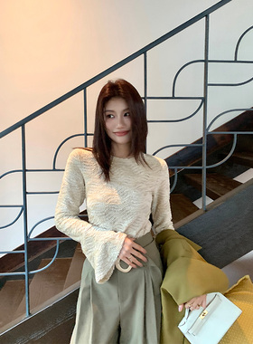 Alone Savor龙喜儿早秋精致弹力抽褶T恤圆领修身喇叭袖上衣女T106