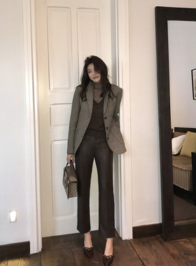 Alone Savor龙喜儿 秋季时尚直筒拼接皮裤高腰设计九分裤女J287