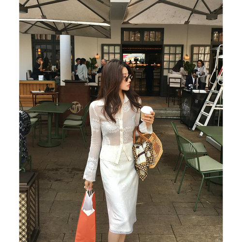 AloneSavor龙喜儿 温柔风针织钩花开衫+直筒钩花半身裙套装女Q051