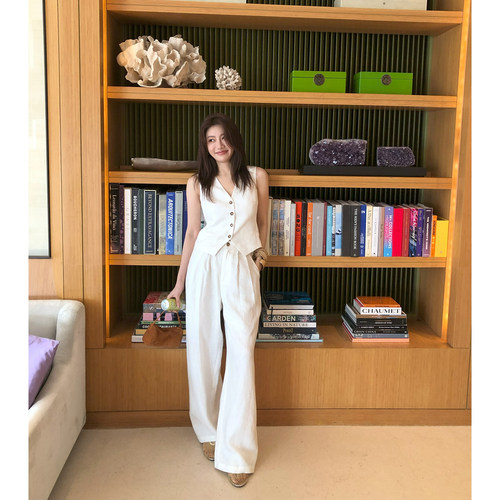 AloneSavor龙喜儿 松弛自在氛围感V领马甲休闲裤短裙女士套装J764