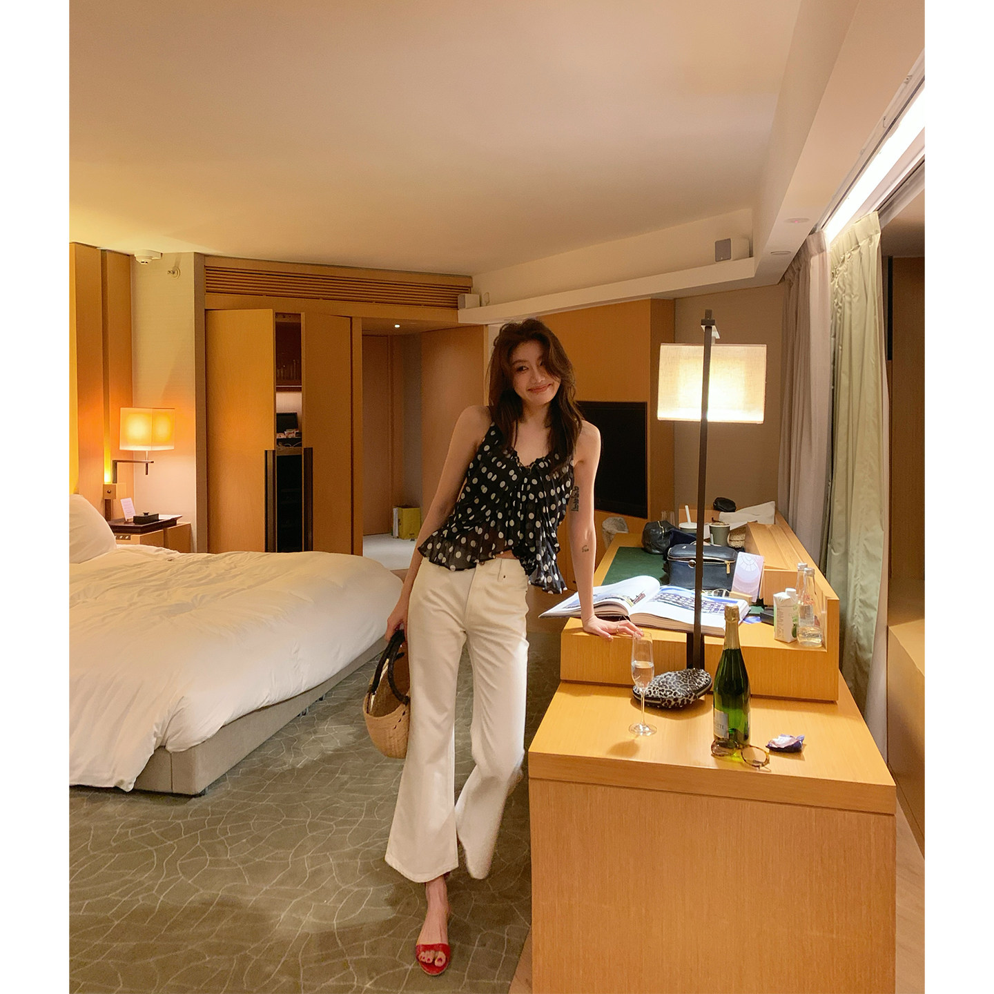 AloneSavor龙喜儿 经典中腰直筒牛仔裤压烫垂坠感九分裤女A684
