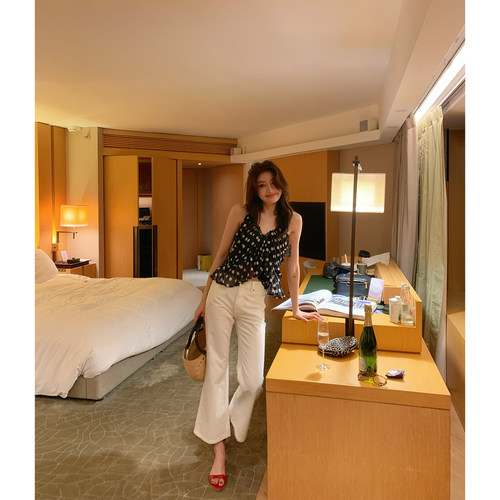 AloneSavor龙喜儿 经典中腰直筒牛仔裤压烫垂坠感九分裤女A684