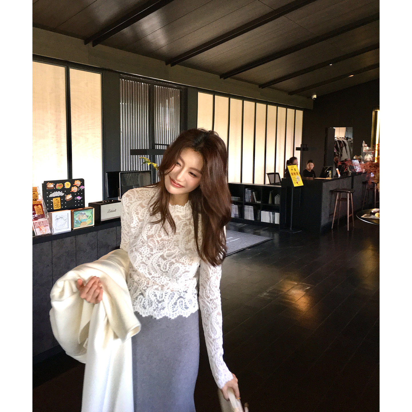 Alone Savor龙喜儿 法式镂空钩花针织衫花边立领微透女小衫K053