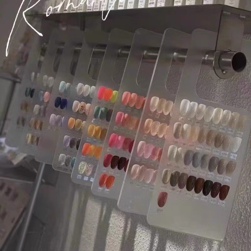 服装店装饰吊牌摆件新品上市挂牌网红拍照道具亚克力美甲片展示牌