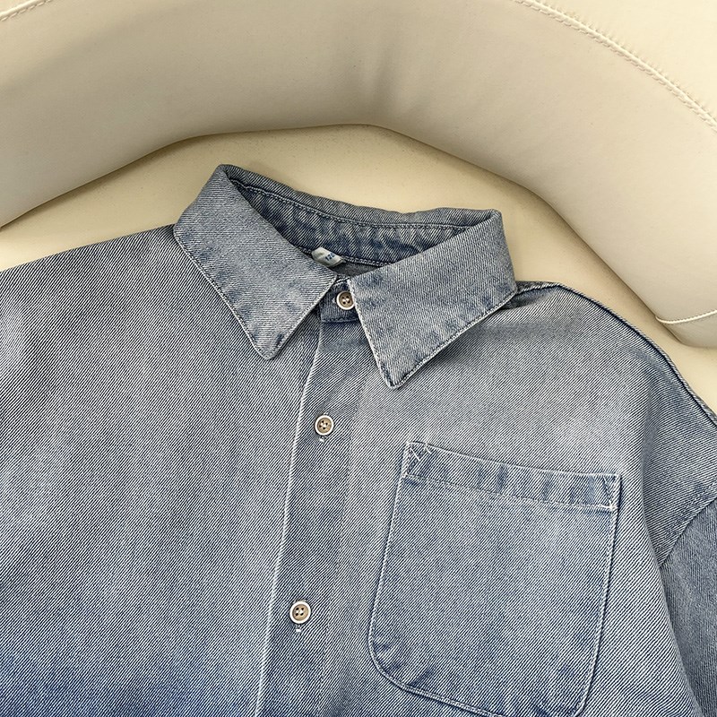 偏大偏宽松的版型中大童牛仔衬衫春款有厚度可做外套穿