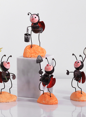 创意北欧可爱蚂蚁小瓢虫铁艺办公室摆件客厅家居电视柜装饰品摆设