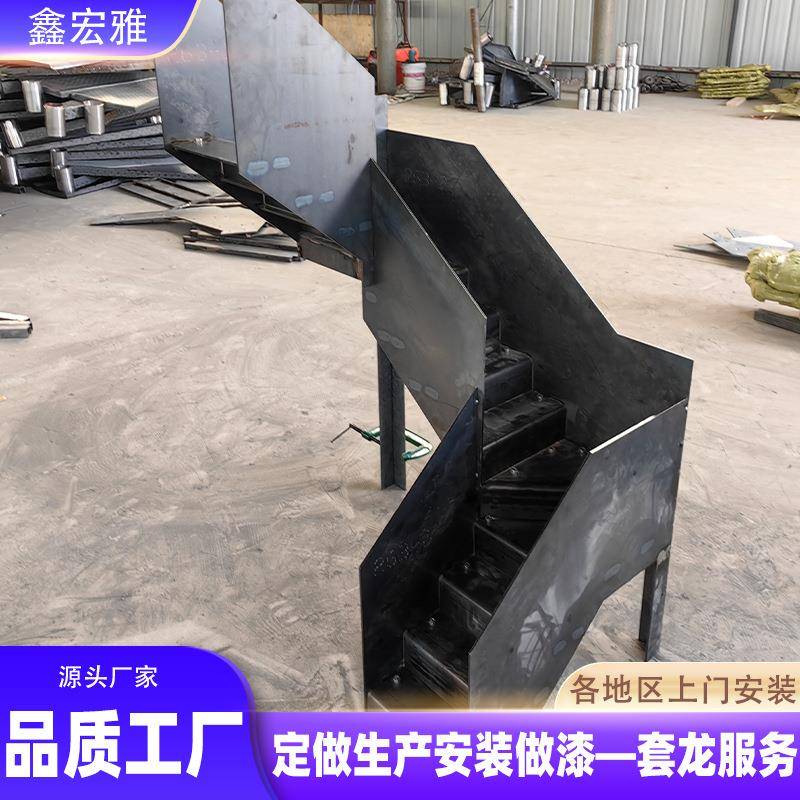 现代简约跃层中柱楼梯厂家承接工程钢结构旋转楼梯户外阳台楼梯