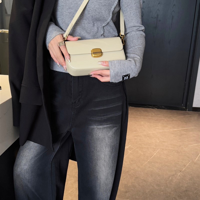 2025b春季新款女包高级感小众腋下小包包时尚百搭单肩斜挎包小方