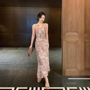 林关关法式 裙子 海边度假v领无袖 碎花裙收腰连衣裙轻熟小众不撞款