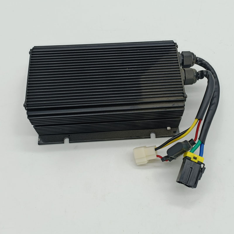 富路电动汽车轿车转换器 电动四轮车电源转换器48V 60V 72V转12V