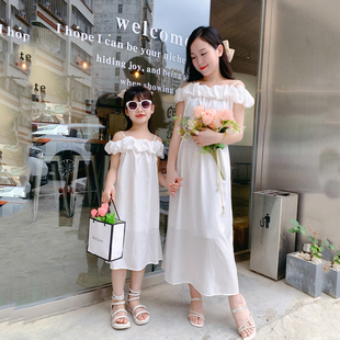 不一样亲子装母女连衣裙炸街高端夏季2023新款儿童妈妈海边度假裙