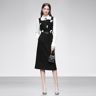 气质减龄撞色花朵装 时尚 饰收腰直筒背带连衣裙 新款 2024秋冬季