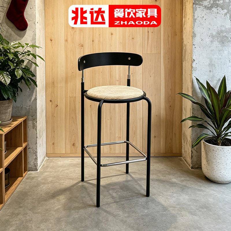 简约凳子法式现金属框架带靠背餐椅酒馆吧椅复古风酒店酒吧椅