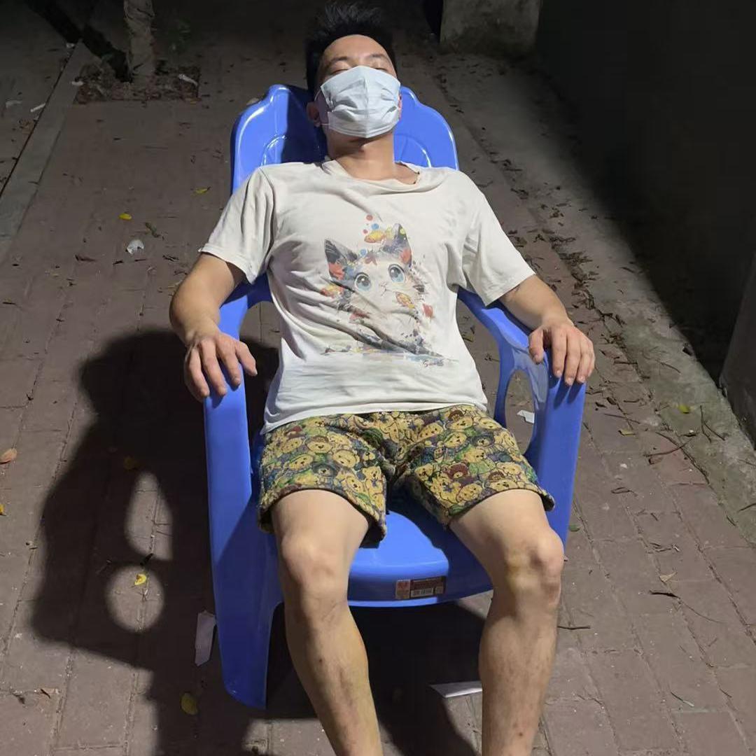 塑料加厚靠背沙滩椅躺椅休闲椅塑胶高背扶手椅大排档躺椅老人懒人
