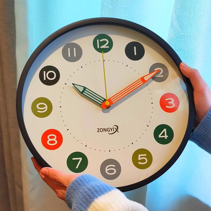 简约挂钟新款2023静音卧室钟表现代客厅挂墙挂表创意网红家用时钟
