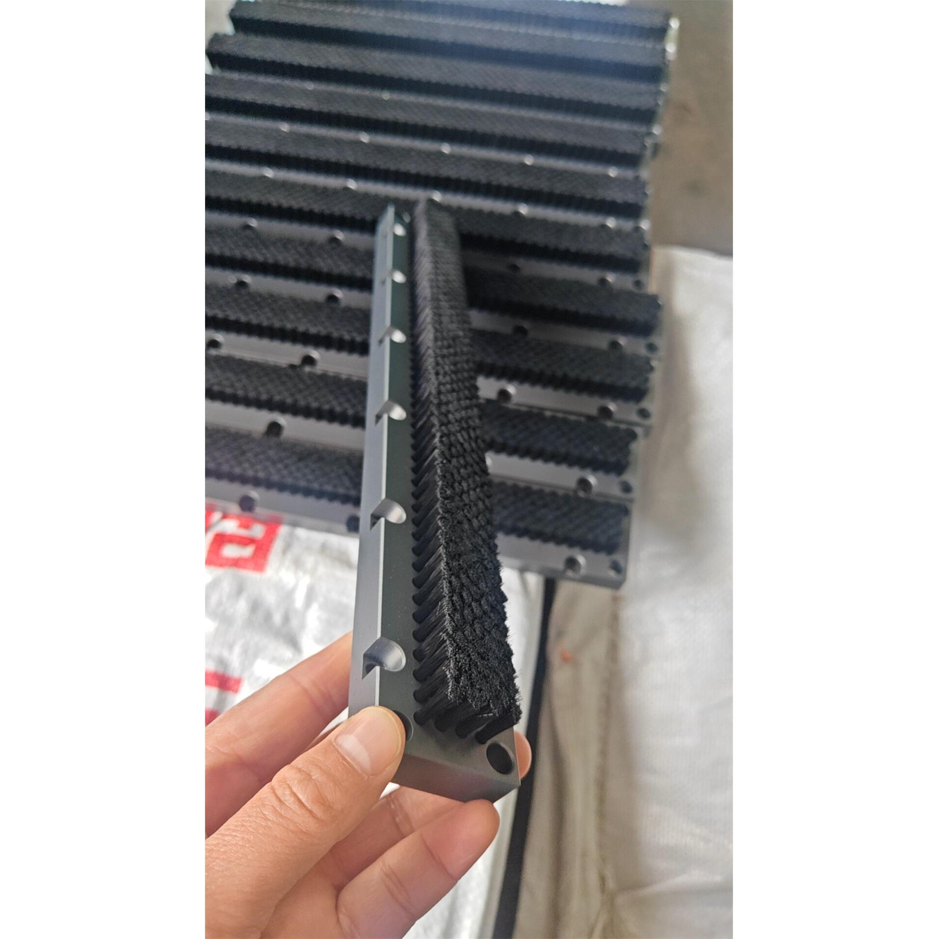 铝合金板刷条刷pvc工业毛刷条尼龙塑料毛刷工业用防尘硬毛板刷