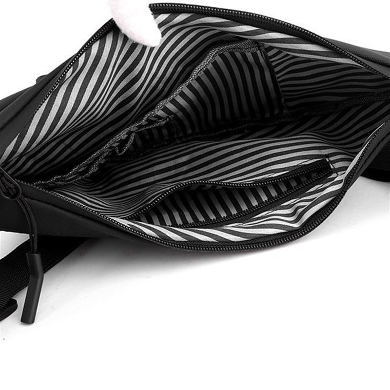 男士斜挎包新款皮膜胸前包防泼水出行大容量胸包单肩斜挎胸包男潮