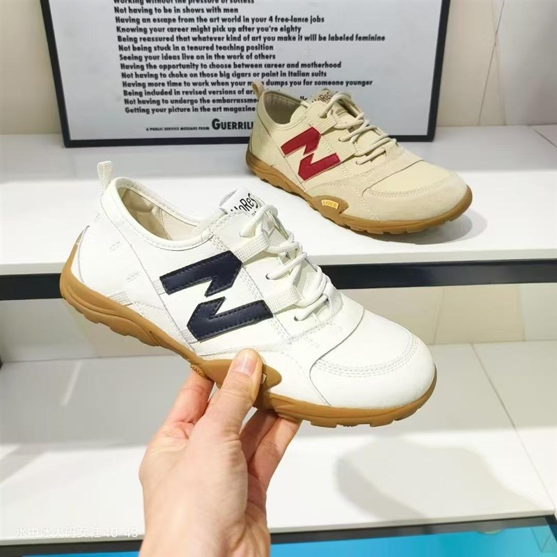 春季大码女鞋41-43码真皮德训鞋女休E闲平跟鞋百搭轻便40 42显脚