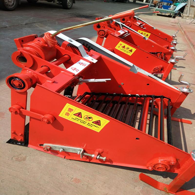 四轮带动80土豆收割机山东厂家直销多功能薯类花生收割机拔花生机