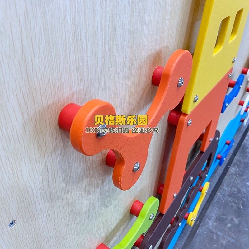 早教感统攀爬墙幼儿园室内儿童板攀岩墙木制攀爬架