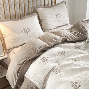 绣花床盖三件套水晶绒床盖四件套毛绒绗缝被床盖绒毯床单冬夏两用