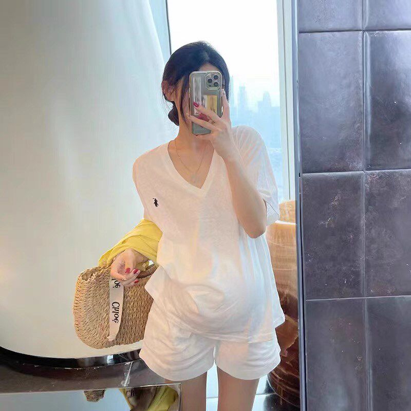 2024夏季簿款透气小个子孕妇T恤休闲慵懒宽松刺绣V领上衣短袖套装