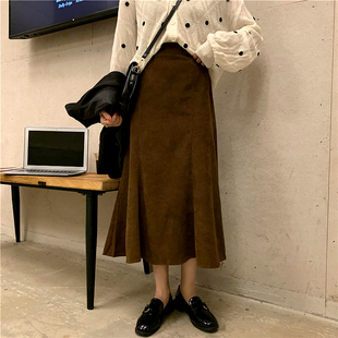 2021秋冬新款复古咖色灯芯绒中长款胖妹妹高腰显瘦a字鱼尾半身裙