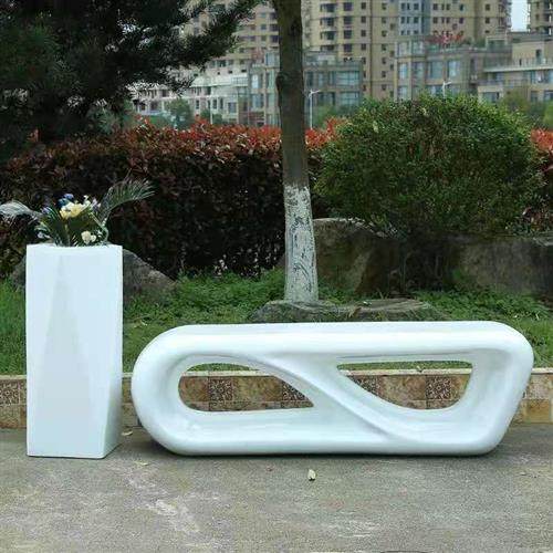 厂家玻璃钢芝麻街kaws公仔坐像站立大摆件网红潮流卡通摆件