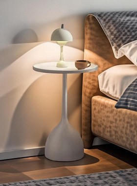 白色铁艺床头柜替代品小型简约现代创意复古高级感小圆桌子置物架