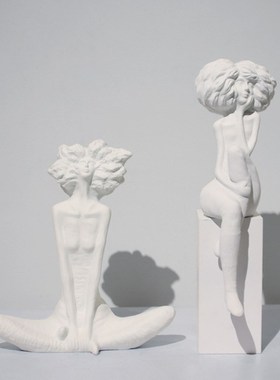 北欧风简约艺术抽象人物摆件创意轻奢玄关家居装饰房间工艺品摆设