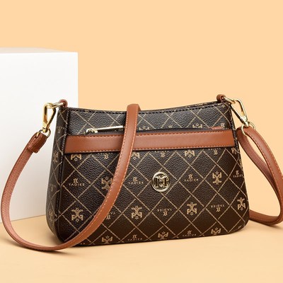 斜挎包妈妈款包包女士2024新款大气中年婆婆O老花女包大容量单肩