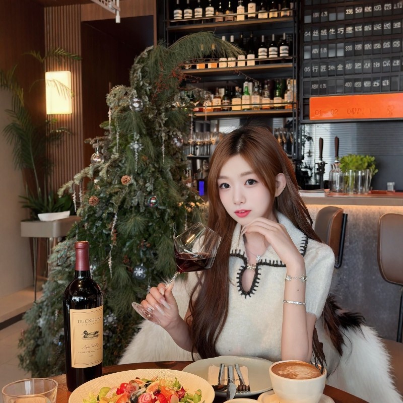 韩系气质镂空装饰针织衫女春夏季时尚潮流白色套头毛衣新年穿搭女,女装/女士精品,毛针织衫,淘宝优惠券,粉丝福利购,淘宝优惠卷