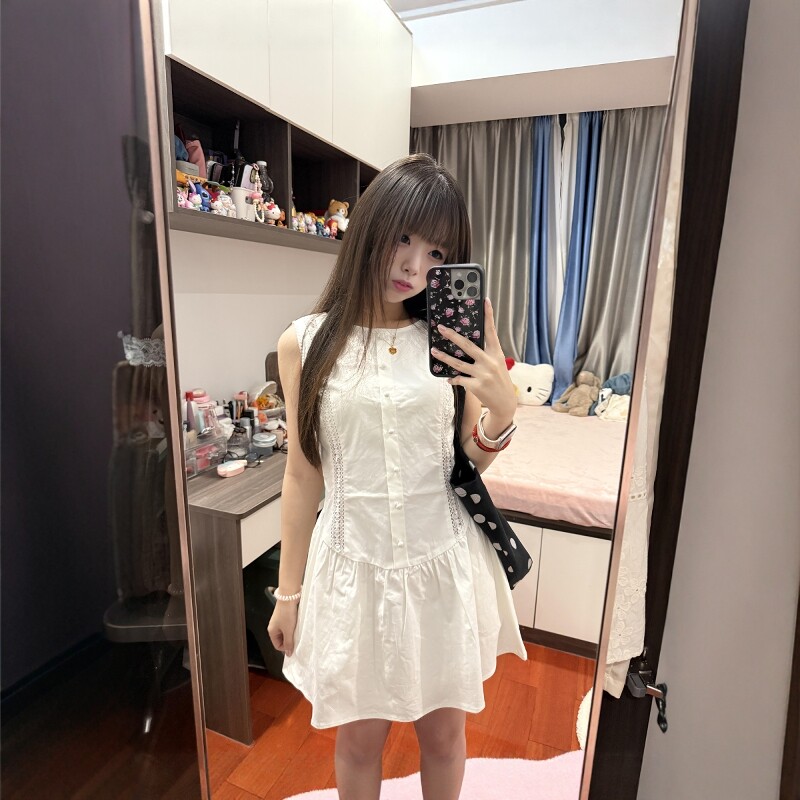 法式白色无袖连衣裙女夏季休闲设计感甜美圆领背心裙修身显瘦短裙